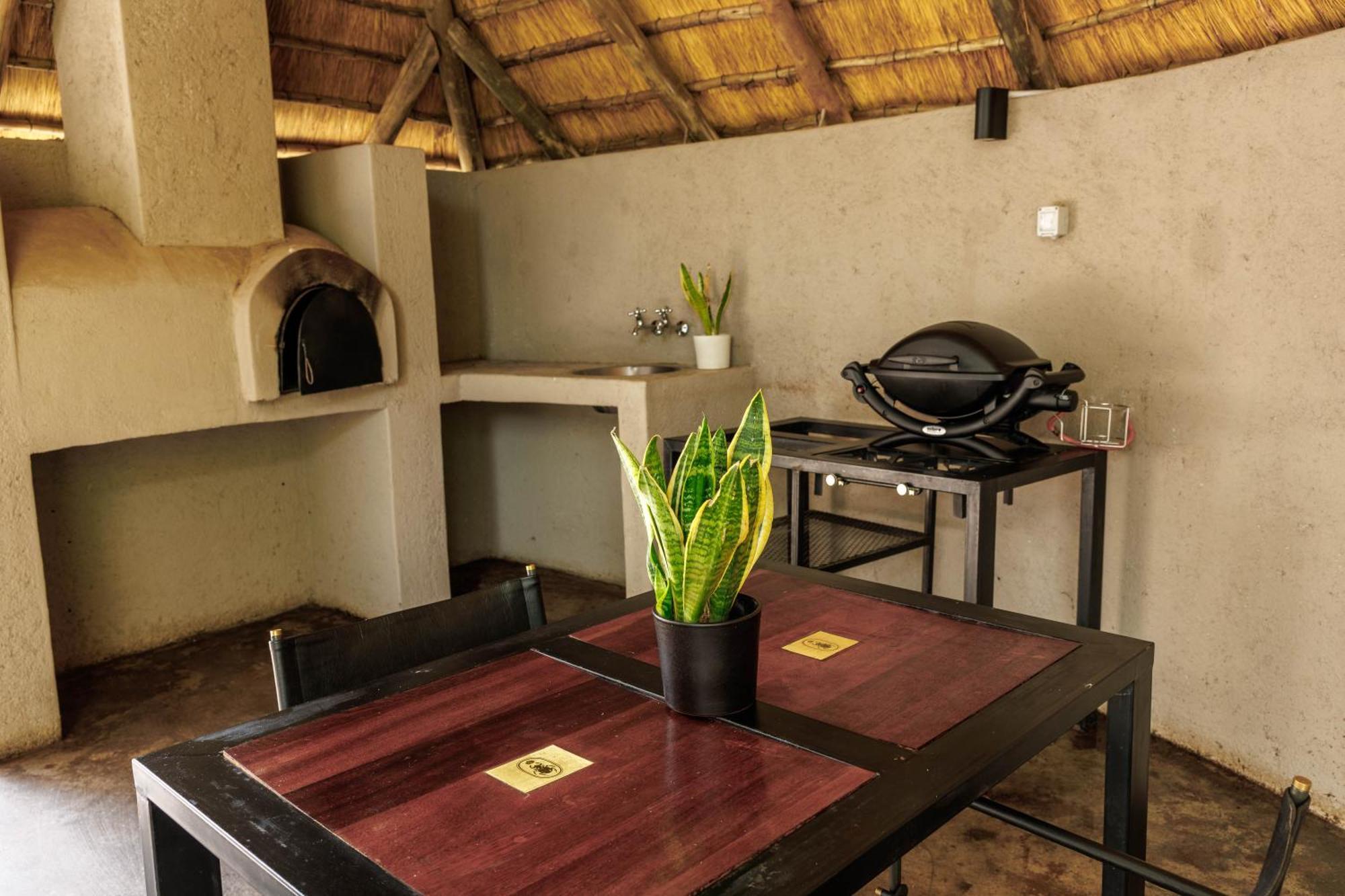 Chobe House Villa And Chalets Kasane Exterior foto