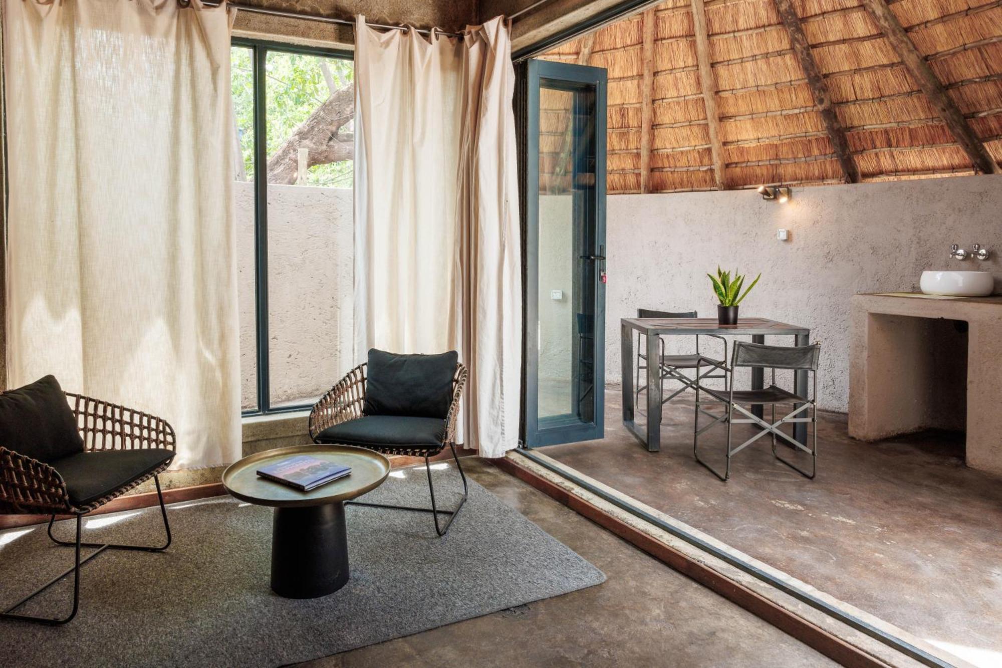 Chobe House Villa And Chalets Kasane Exterior foto
